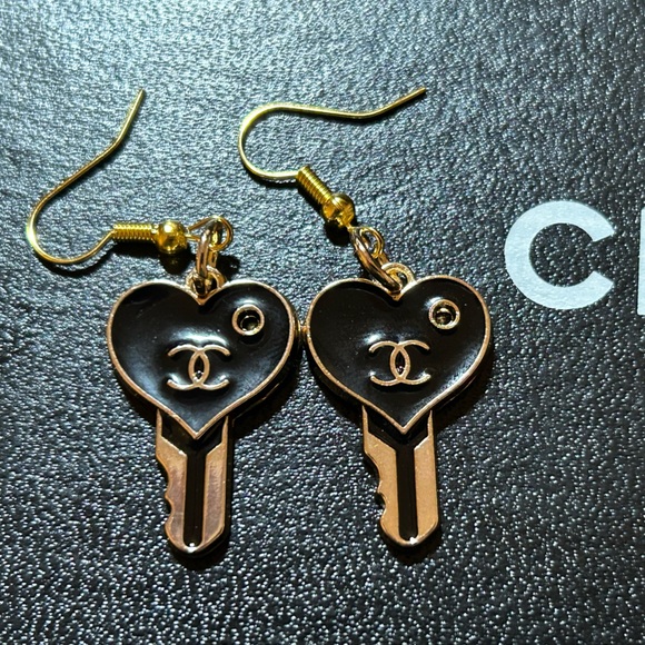 Chanel Charm Earring and Necklace set with Unbranded Gold tone Chain - Picture 3 of 6